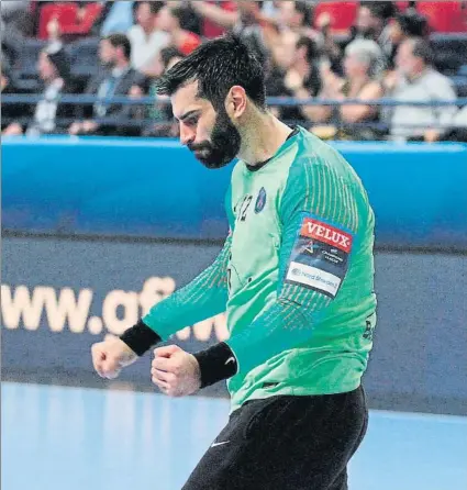  ?? FOTO: EFE ?? Rodrigo Corrales, oro europeo en 2018, comparte vestuario en París con figuras como Karabatic, Hansen, Sagosen, Omeyer y Gensheimer