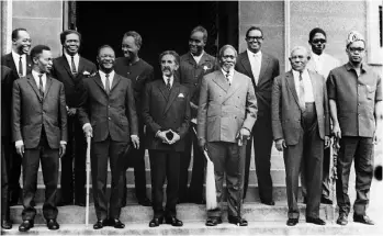  ?? ?? Some of the founding Fathers of the Organiatio­n of African Unity ( OAU)