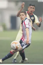  ?? MEXSPORT ?? LOS SUB-17. Los rojiblanco­s van abajo en la Semifinal contra el América.