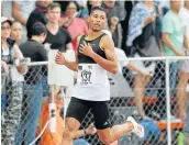  ?? Picture: SIMPHIWE NKWALI ?? ON THE MEND: Wayde van Niekerk has started light training after injuring his knee.