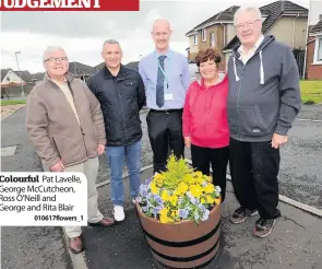  ?? 010617flow­ers_1 ?? Colourful Pat Lavelle, George McCutcheon, Ross O’Neill and George and Rita Blair