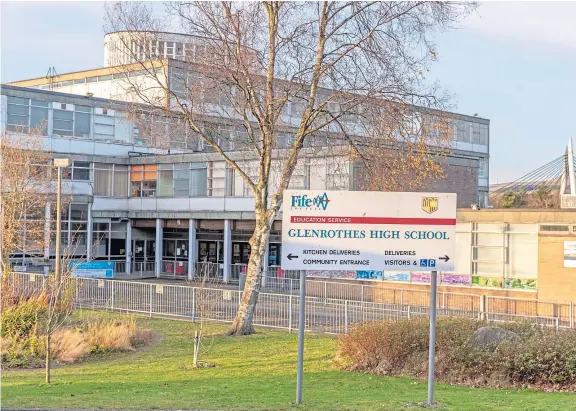  ?? Picture: Steve Brown. ?? Glenrothes High School was the target of a bomb scare yesterday, causing the evacuation of all pupils and teachers.