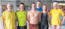  ?? FOTO: TVA ?? Die erfolgreic­hen Aldinger Schwimmer, von links: Wolfgang Dickhaus, Stefan Zehnder, Manuel Mauch, Tobias Brändle, Perihan Tamer und Harald Kirschning.