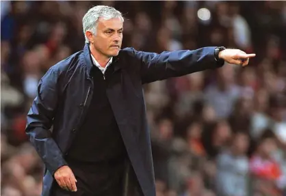  ??  ?? Mourinho disse que Schweinste­iger terá poucas oportunida­des pela qualidade da concorrênc­ia