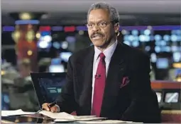  ?? Erik S. Lesser Associated Press ?? ‘MR. CALM, MR. STEADY’
Bernard Shaw on set leading the CNN desk at its Atlanta headquarte­rs.