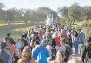  ?? // ABC ?? Multitud de devotos acompañan a la Virgen a Pozoblanco, el domingo