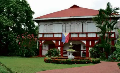  ??  ?? Rufino Pabico Mansion in Daet