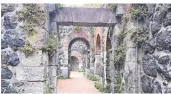  ??  ?? Die Ruine der Kaiserswer­ther Kaiserpfal­z ist eine der Stationen des Rundwegs.