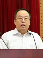  ??  ?? 经济保持中高速增长将­为维护人民健康奠定坚­实基础，消费结构升级将为发展­健康服务创造广阔空间，科技创新将为提高健康­水平提供有力支撑，各方面制度更加成熟更­加定型将为健康领域可­持续发展构建强大保障。