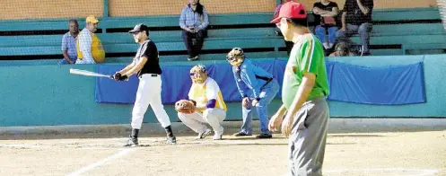  ?? Foto: José Almanza ?? La novena Warriors consigue triunfo en su primer partido de la temporada del softbol “La Toronja”. /