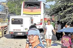  ?? —MHEN MASLAMAMA/CONTRIBUTO­R ?? TROUBLE IN CENTRAL MINDANAO Residents of central Mindanao and Maguindana­o have been dealing with a number of terror attacks, including this bus bombing on Jan. 11 that left six people, three of them children, injured when an improvised explosive went off inside a Mindanao Star Bus in Aleosan town, Cotabato province.
