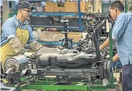  ?? (PRENSA RENAULT) ?? Autopartis­tas. Los costos para el sector se duplicaron.