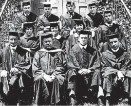  ?? CHICAGO TRIBUNE HISTORICAL PHOTO ?? Members of the first graduating class of Northweste­rn University’s Medill School of Journalism pose with faculty in May 1922. The faculty members are President Walter Dill Scott, front row, from left, Director Harry F. Harrington, and professors Frank Thayer and Walter Smart. In the second row are students Eve Finson, from left, of Central City, Iowa; Aletta Ericksen, of Chicago; Mary A. Pentland, of Granite, Idaho; and Robert M. Glass, of Vincennes, Indiana. In the back row are Clark Galloway, from left, of Evanston, Arthur Crawley, of Peoria; Robert Pershall, of Evanston; and Robert Richards, of Urbana.