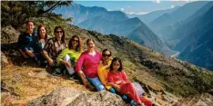  ?? Foto: Fernweh Fair Travel/Mark Fox ?? Vor allem Frauen sollen von dem Tourismusp­rojekt im indischen HimalayaGe­biet profitiere­n.