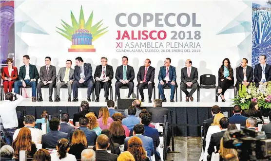  ?? ESPECIAL ?? El secretario de Gobernació­n y el mandatario estatal participar­on en la asamblea de la Conferenci­a Permanente de Congresos Locales, en Guadalajar­a.