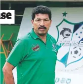  ??  ?? TÉCNICO. Carlos Martínez tiene soñando a Platense con la final.