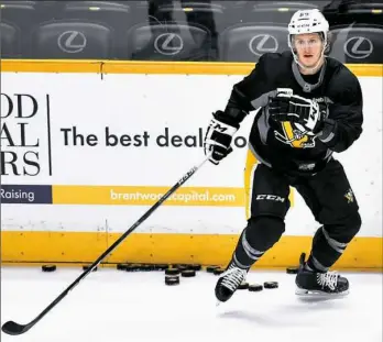  ?? Matt Freed/Post-Gazette ?? Jake Guentzel came up as a center and would be an option to replace Matt Cullen as the third-line center, though coach Mike Sullivan said he likely would not go that route right away.