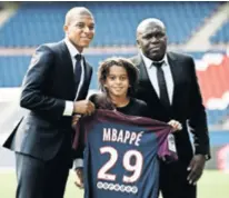  ??  ?? Mbappé se profilirao kao nogometaš u Monacu, kojem je donio naslov prvaka, a sada je sadašnjost i budućnost PSG-a