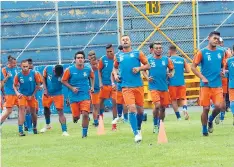  ?? FOTO: JIMMY ARGUETA ?? Los Lobos entrenaron ayer en el Estadio Nacional.