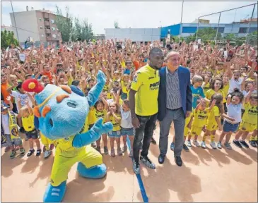  ??  ?? YA LUCE. Toko Ekambi fue presentado ayer como nuevo jugador del Villarreal.