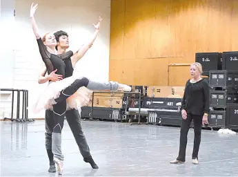  ?? — Photo by Dina Makaroff ?? Kimin Kim, a guest artist from the Mariinsky Ballet, and Gillian Murphy, an ABT principal dancer, rehearse with Makarova.