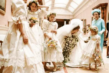  ??  ?? ABOVE: Diana and her attendants on her wedding day, July 29, 1981. Diana’s dress, made of ivory taffeta and antique lace with sequins and pearls, featured a 25-foot-long train. BELOW: Diana and Prince Charles photograph­ed on their honeymoon at Balmoral...