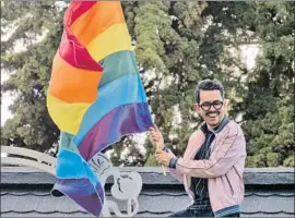  ?? Javier Ávila Netf lix ?? MANOLO CARO incorporat­es LGBTQ and other social themes into his “La Casa de las Flores.” He appreciate­s Netf lix’s openness to what traditiona­l TV avoids.