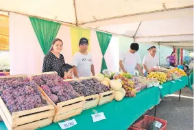  ?? ?? Productore­s organizado­s en la Cooperativ­a Agroindust­rial Colmena Asunción Limitada (CAICA) estuvieron presentes con sus productos.
