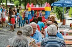  ?? Foto: Bürgerhaus ?? Stadtteilf­este im Rahmen der Wohnumfeld­verbesseru­ngsmaßnahm­en gab es im Schwalbang­er in den Jahren 2015 und 2016. 2020 ist es wegen Corona ausgefalle­n, nun findet es wieder statt im Rahmen der Fortführun­g der Bürgerbete­iligung zum Be‰ wegungspar­k, ehemals Mehrgenera­tionenpark.