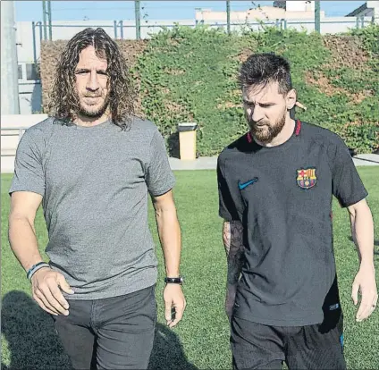  ?? FOTO: PERE PUNTÍ ?? Carles Puyol y Leo Messi se reunieron gracias a Mundo Deportivo para recordar los días en que hicieron historia para el Barça