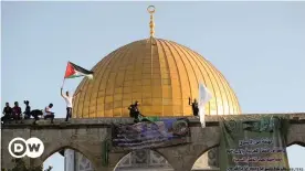  ??  ?? Umkämpfte Stadt: Palästinen­ser vor dem Felsendom auf dem Tempelberg in der Jerusaleme­r Altstadt