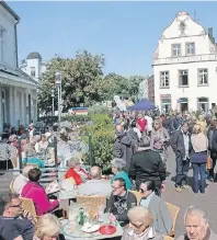  ??  ?? Wer sich eine kleine Auszeit gönnen und zugleich gemütlich shoppen möchte, ist in Kaldenkirc­hen genau richtig.