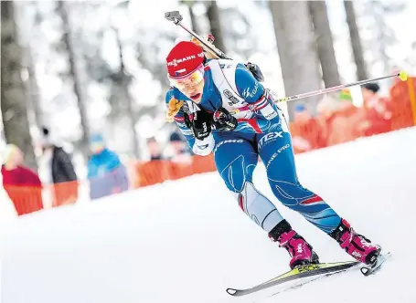  ?? Vyhrála sprint s více než 20vteřinov­ým náskokem. Pokud triumfuje i dnes, stane se vedoucí ženou SP. FOTO PETR SLAVÍK – ČESKÝ BIATLON ?? Gabriela Koukalová