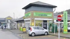  ??  ?? ●● The Co-op on Irwell Street in Bacup will close next month