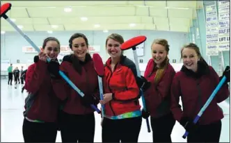  ?? JOE CSEH Tribune Photo ?? Grimsby’s girls curling team, from left, Charlotte Tousaw, Chelsea Brandwood, Allison Easterbroo­k, Claire Greenlees and Danielle Greenlees, are all smiles Saturday afternoon at the Welland Curling Club where blanked Sioux Lookout’s Queen Elizabeth to...