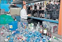  ?? CORTESÍA ?? Jornada. Estudiante­s visitaron ayer la escuela de reciclaje del Malecón.