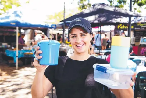  ?? Picture: JUSTIN KENNEDY ?? Darwin local Alana Robinson has been bringing reusable containers to the markets