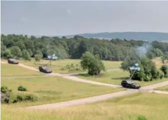  ?? (© Bundeswehr) ?? Des PZH2000 au cours d’un exercice de tir.