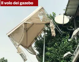  ??  ?? Il volo dei gazebo