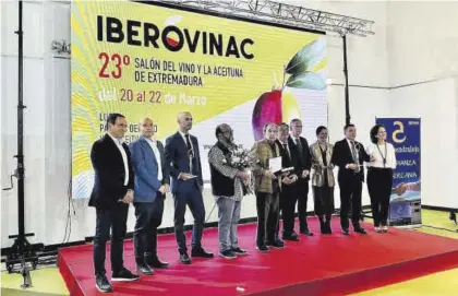  ?? R.M. ?? Premiados de Iberovinac en el salón de actos del Palacio del Vino.