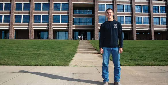  ?? Staff photo by Hunt Mercier ?? National Guardsmen Jon Beck poses for a portrait at Texas A&amp;M University-Texarkana.