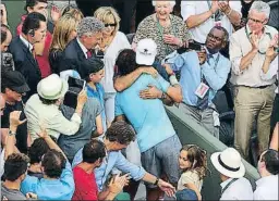  ?? CLIVE BRUNSKILL / GETTY ?? RAFA NADAL
Es el 4 de la ATP Ayer cumplió los 31. Va siempre acompañado de su tío, que no se quita de encima la gorra de Iberostar, y de su novia Mery, a quien todos conocen como Xisca. Hace apenas un año inauguró su academia de tenis y tiene su...