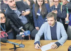  ??  ?? Sokolovsky talking to journalist­s during his sentencing at a court in Yekaterinb­urg. — Reuters photo