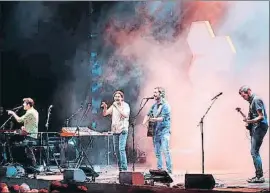  ?? PERE DURAN/ NORD MEDIA ?? La banda durant l’actuació d’ahir al Festival de Cap Roig