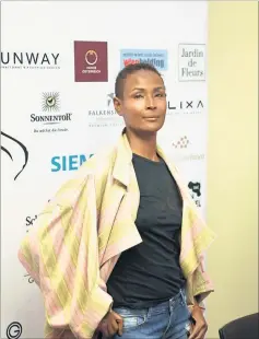  ?? [ APA ] ?? Waris Dirie wurde am Mittwochab­end bei den „Women of the Year Awards“in der Kategorie „Women for Women“ausgezeich­net.