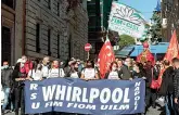  ?? ?? L’agitazione Una manifestaz­ione di protesta dei lavoratori della Whirlpool di Napoli contro la chiusura