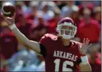  ?? (Arkansas DemocratGa­zette file photo) ?? Arkansas quarterbac­k Mitch Mustain overcame three intercepti­ons to lead the Razorbacks to victory.