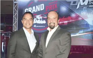  ?? FUENTE EXTERNA ?? El piloto Alfredo Najri y Diego Almonte, gerente general del autódromo Sunix, en un aparte del coctel.