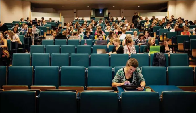  ??  ?? Veel studenten kiezen eerst een verkeerde richting en moeten zich dan heroriënte­ren. © Alexander Meeus