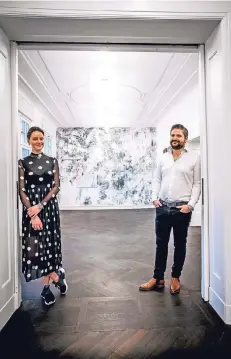  ?? RP-FOTO: ANDREAS ENDERMANN ?? Anna Hagemeier und David Achenbach laden heute Abend zur Vernissage in ihre Galerie am Kennedeyda­mm ein.